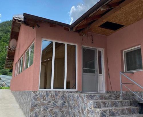 Chiojdu House | LaTronari
