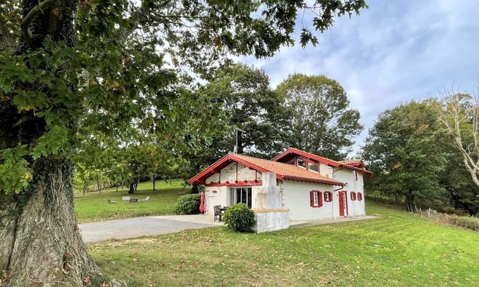 Iholdy House | LAU Haitzak - Iholdy