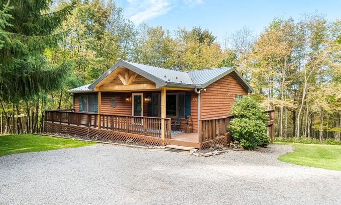 McHenry House | Laurel Ridge | Dog Friendly, Close to Wisp Resort