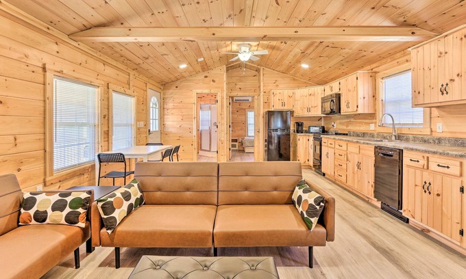 Laurelville Cottage | Laurelville Cabin < 11 Mi to Old Man's Cave!
