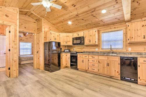Laurelville House | Laurelville Cabin Less Than 11 Mi to Old Mans Cave!