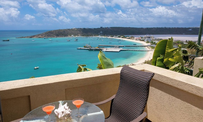 The Valley Condo | LaVue Inn- Central, Affordable, CLEAN & Ocean View with Kitchen!