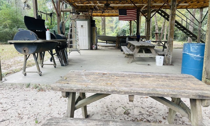 Talisheek Cabin | Lazy Akers NestHoney camp