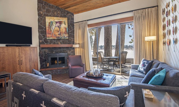 Black Butte Ranch Condo | LC025-26 | Modern split level two-bedroom condo with views of Cascade Range.
