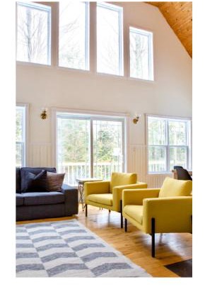 Knowlton House | Le 5 Owl - Tranquil Haven near the Charming Village of Knowlton - Sleeps 12 - Whole House & 2 Acres with Pond, Bridge, Grounds, and Woods