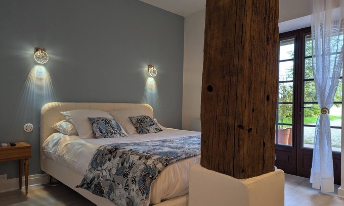 Chazelles Bed & Breakfast | Le bois des fées de Chazelles - A corner of blue sky