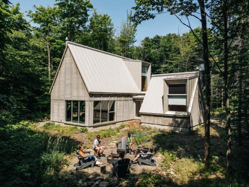 Chertsey Ski Chalet | Le Bois et Lumiere - In the heart of Nature