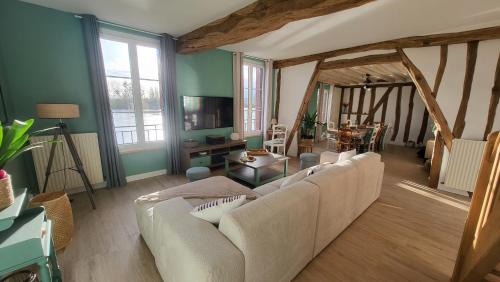 Les Andelys House | Le Cœur du Bien-être - Gîte grande capacité - 6 chambres - Superbe emplacement - Vue Seine - Décoration soignée - Coin touristique