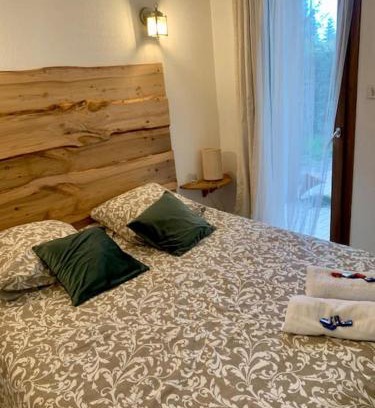 Le Chambon-sur-Lignon Apartment | Le Café Crème jardin parking