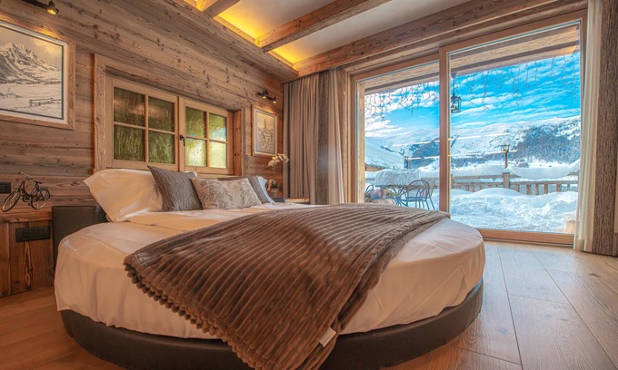 Teola Apartment | 'Le Chalet Suite' with mountain view, private terrace and Wi-Fi