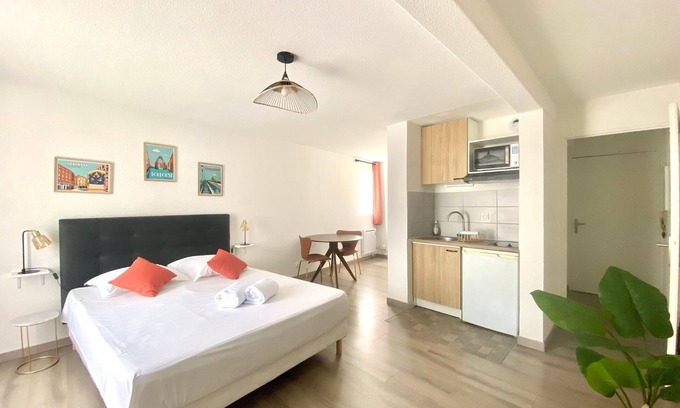 Amidonniers - Caffarelli Apartment | Le Chaleureux - Joli studio proche du Jardin Compans-Caffarelli