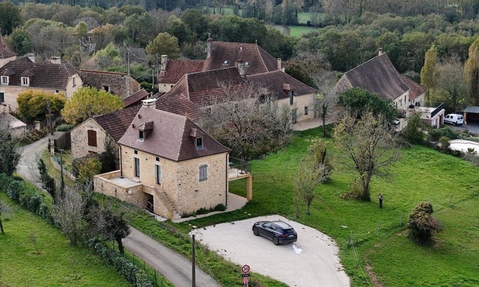 Saint-Aubin-de-Nabirat House | Le Chant des Verdiers. Maison en Pierre Restaurée Avec un Cadre Exceptionnel