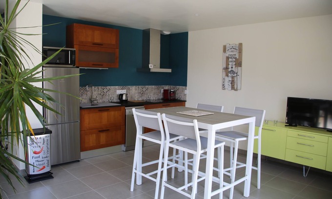 Carquefou House | Le Charme T2 near Nantes- Carquefou - Countryside and town - ideal for 2/4 people