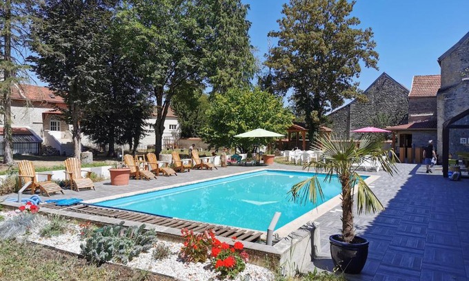 Nuits Bed & Breakfast | le CLOS DE LA MUSARDIERE, "farniente", "cousinade", "évènements", "EVJF"