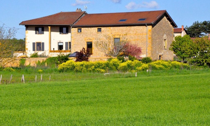 Saint-Germain-Nuelles Bed & Breakfast | Le Clos du Cher en Beaujolais
