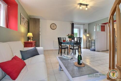 Hillion House | Le coin des hirondelles