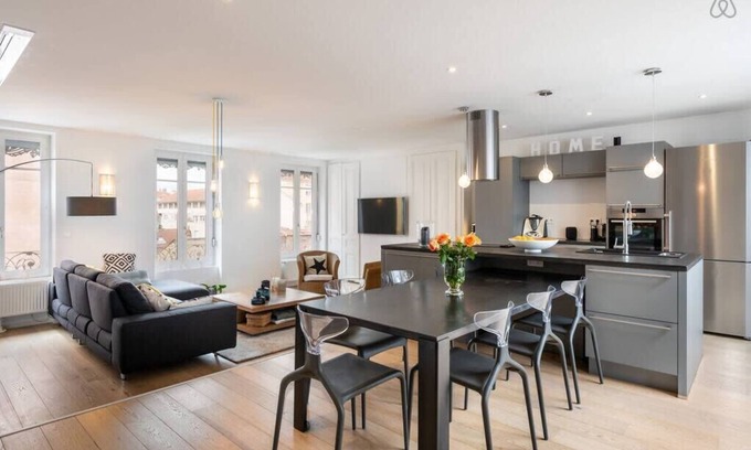 Croix Rousse Apartment | Le Duplex - Amazing flat overlooking the rooftops of Lyon
