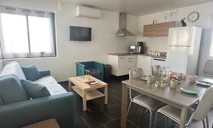 Le Grau-Du-Roi Apartment | LE FARNIENTE - Appartement rez-de-chaussée dans résidence face à la plage