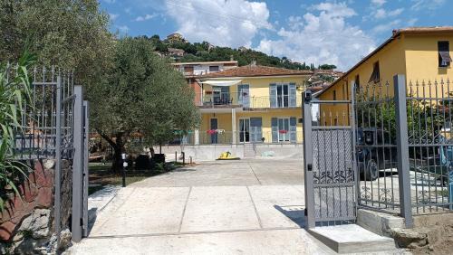 Casarza Ligure Bed & Breakfast | LE GEMME Bed & Breakfast con parcheggio e giardino