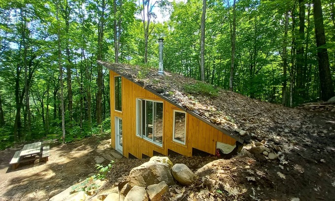 Sainte-Beatrix Cabin | Le Grand Chêne ~ Chalet refuge without electricity or running water