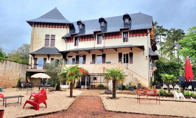 Cluny Bed & Breakfast | LE MANOIR- CLUNY