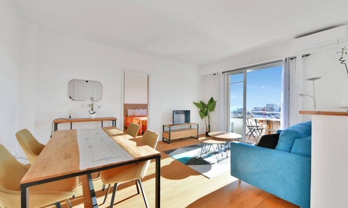 Carnot Apartment | Le Marine vue mer avec joli terrasse