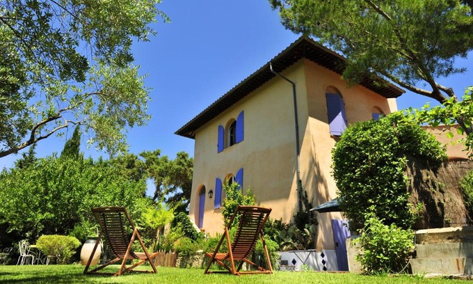 Les Restanques Bed & Breakfast | Le Mazet des Mûres