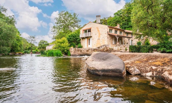 Mortagne-sur-Sevre House | Le Moulin de Pilet