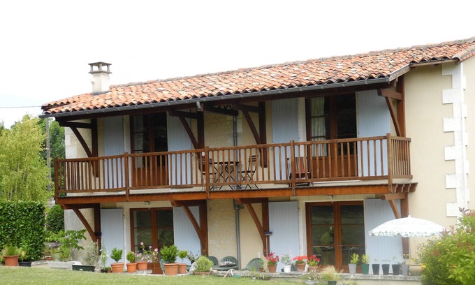 Montboyer House | Le Nid, two bedroom bijoux property, Montboyer, pool, sleeps 4