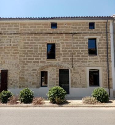 Montaren-et-Saint-Mediers House | Le passage 2