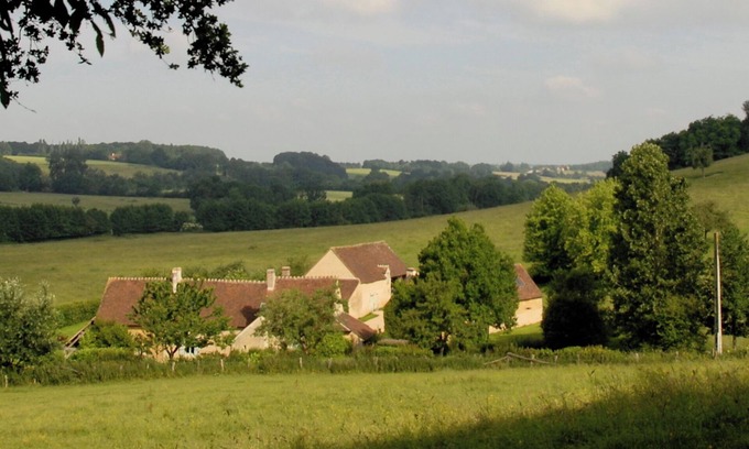 Saint-Aubin-des-Grois Bed & Breakfast | Le Pautonier. Guest house in Perche