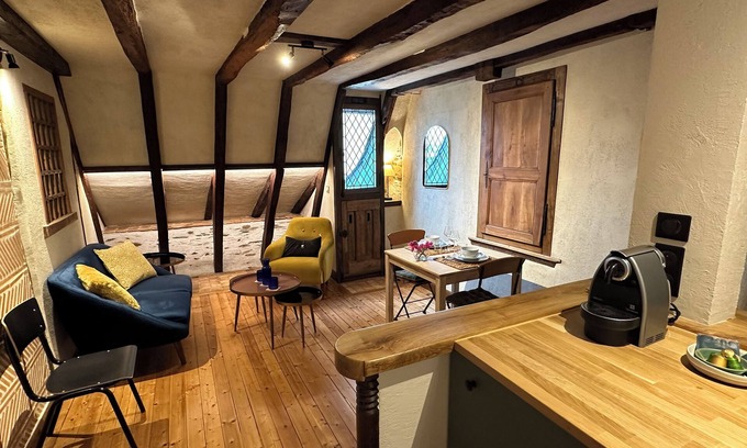 Downtown Angers Apartment | "Le Petit Tinténiac" cosy T2 in the heart of the Doutre district