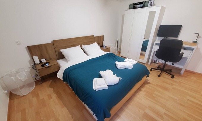 Thoiry Apartment | Le Pied-à-Terre de Fenières - T2 10mins from Geneva and CERN!