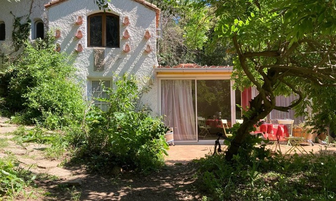Montauriol House | Le pigeonnier du Moulin, with swimming pool, in the mountains, near the sea and Spain