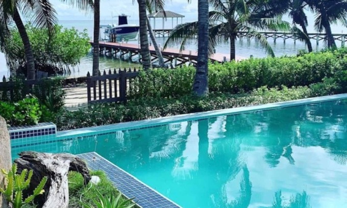 San Pedro House | Le Rêve is your dream beachfront getaway, just minutes from San Pedro.