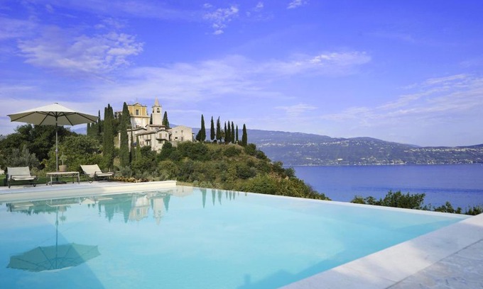 Pulciano Villa | Le Selve Lake View Villas