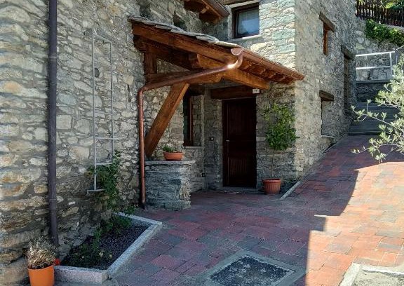 Villeneuve House | Le temps Retrouvé - casa tipica con giardino