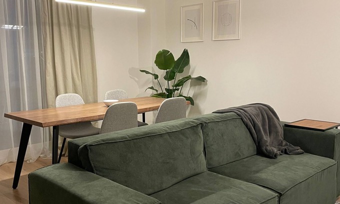 Timisoara Apartment | Leafy Haven Hideout! EV+PHEV charging available!