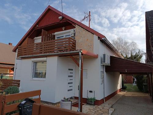 Balatonfenyves House | Leander Nyaraló