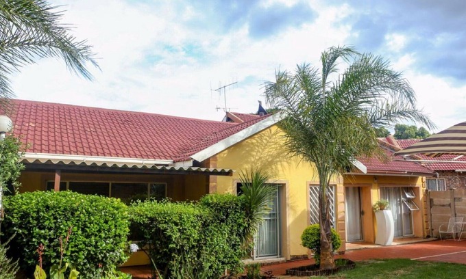 Centurion House | Lecawi Guest House is an exclusive establishment with well comfortable rooms