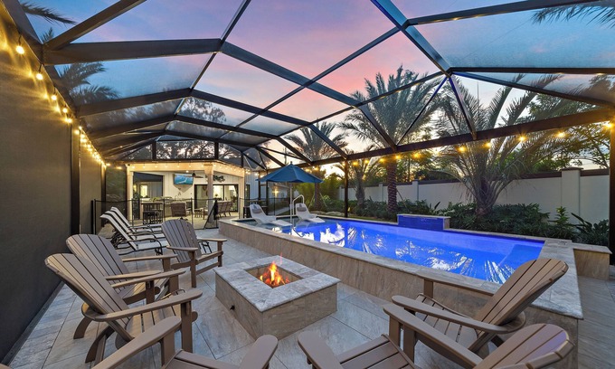 Sarasota House | Legacy's Palm of Paradise | Private Pool + Putt Putt Course