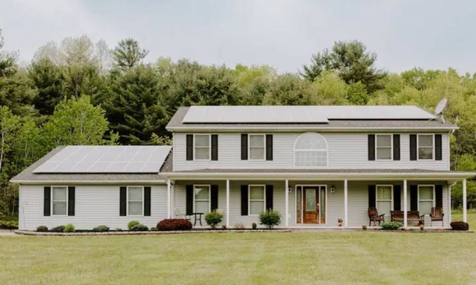 Genesee House | Legendary Guest Home -6 bedroom- Private!
