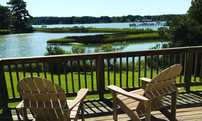 Port Haywood House | Leia's Folly, Mid-Century Modern Waterfront Retreat on the water w/kayaks & R2D2