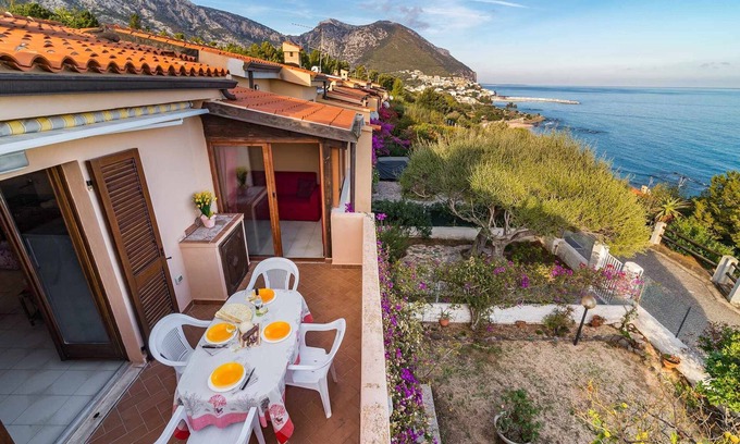 Cala Gonone House | LEMON HOUSE: house with spectacular views only 150 meters from the sea