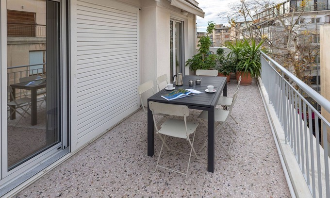 Psirri Apartment | Leonidas loft in the heart of Athens