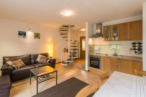 Cezsoca House | Lepa Soca House