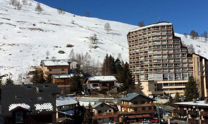 Les Deux Alpes Apartment | Les 2 alpes - Apartment 52m² - Resort center - At the foot of the slopes - Beautiful view