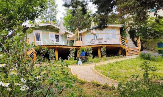 Eourres Ski Chalet | Les chalets perchés, a cosy nest for wilderness lovers