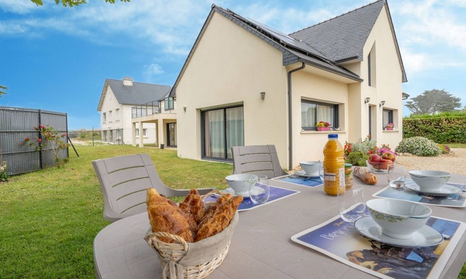Brignogan-Plage Apartment | Les Chardons Bleus 1 by Interhome