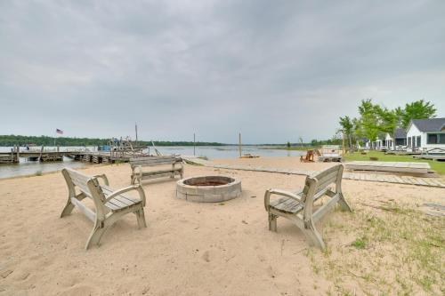 Cedarville House | Les Cheneazu Island Hideaway 5 with Community Perks!